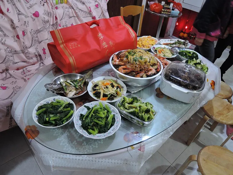 You've Been Invited to Dinner. Now What? A No-Stress Guide to Chinese Hospitality Customs for American Visitors