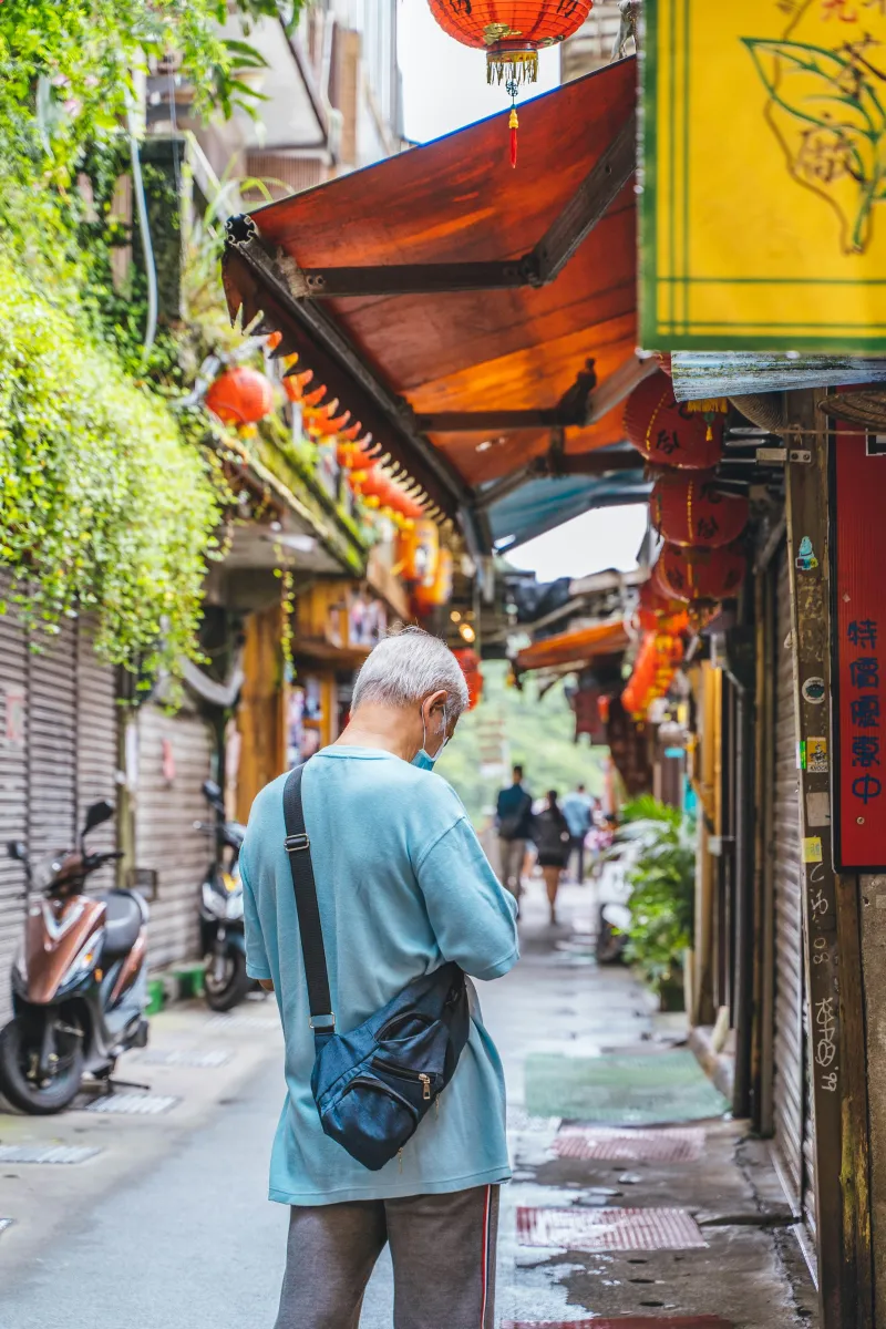 One Ticket, No Return: The Real Reason Americans Keep Choosing China Over Going Home